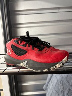 Under Armour Kids Red and Black Low-Top Sneakers
